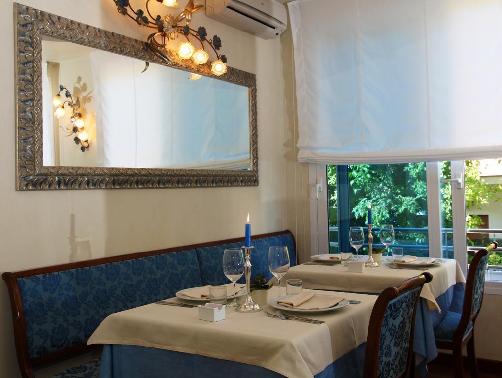 Hotel Helios Lido di Jesolo Bagian luar foto