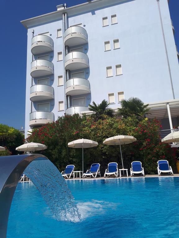 Hotel Helios Lido di Jesolo Bagian luar foto